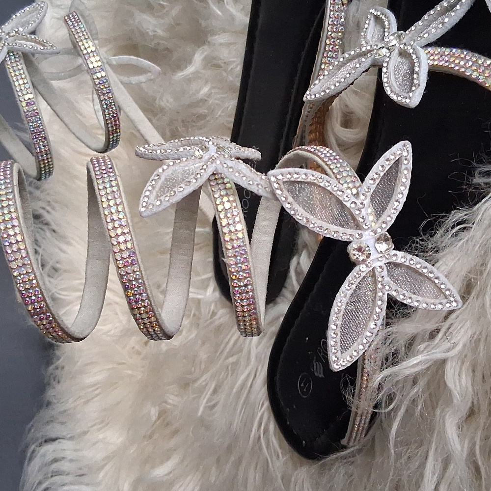 Rocawear Amazing Rhinstone Sandals - Picture 3 of 15